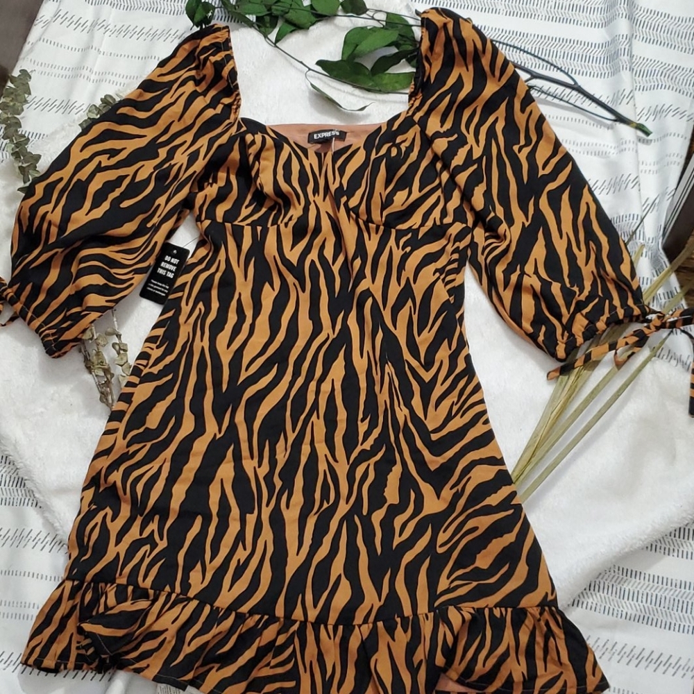 EXPRESS ANIMAL PRINT LONG SLEEVE DRESS
